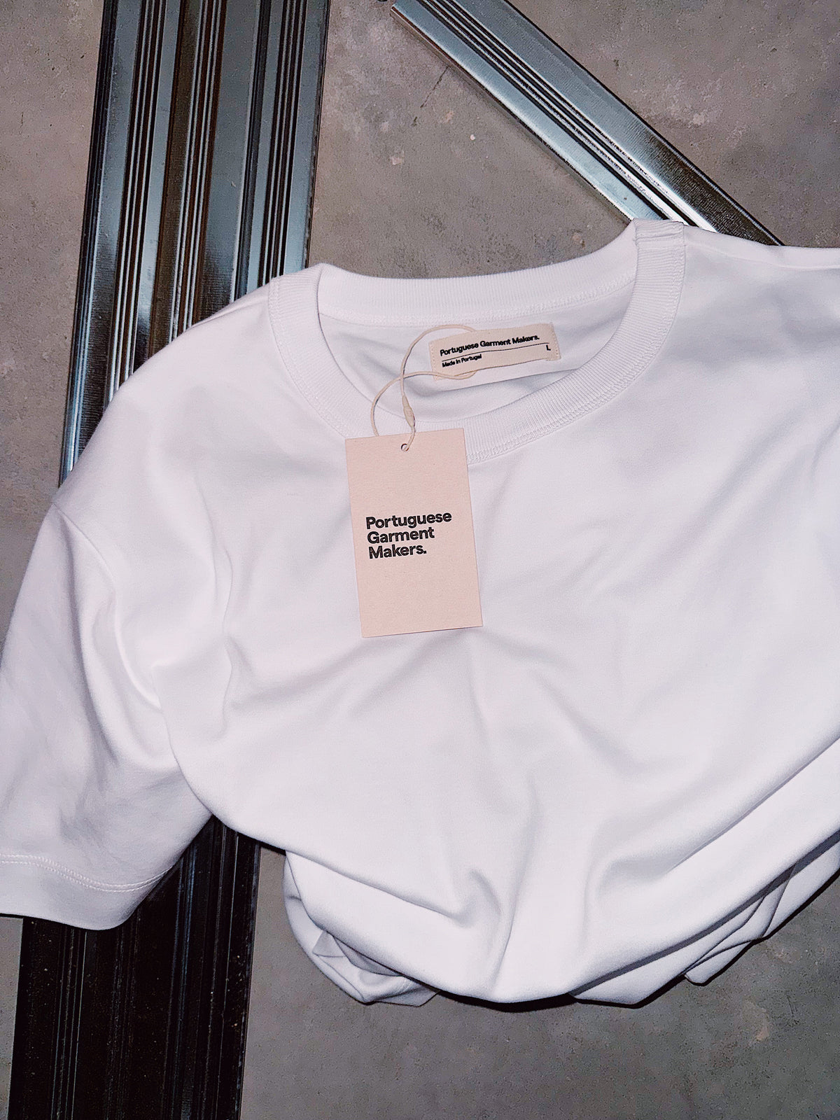 T-001_220_WHITE